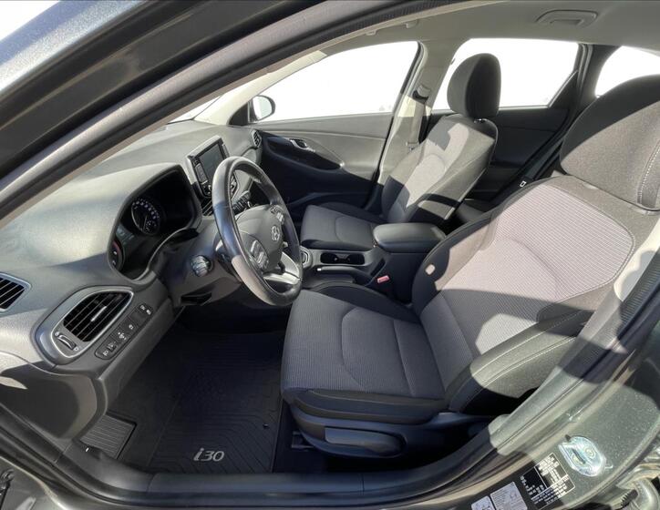 Hyundai i30 4
