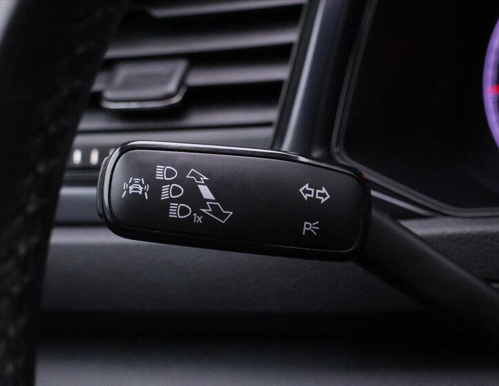 Volkswagen T-Roc SUV / Terénní 999,0 85 kw