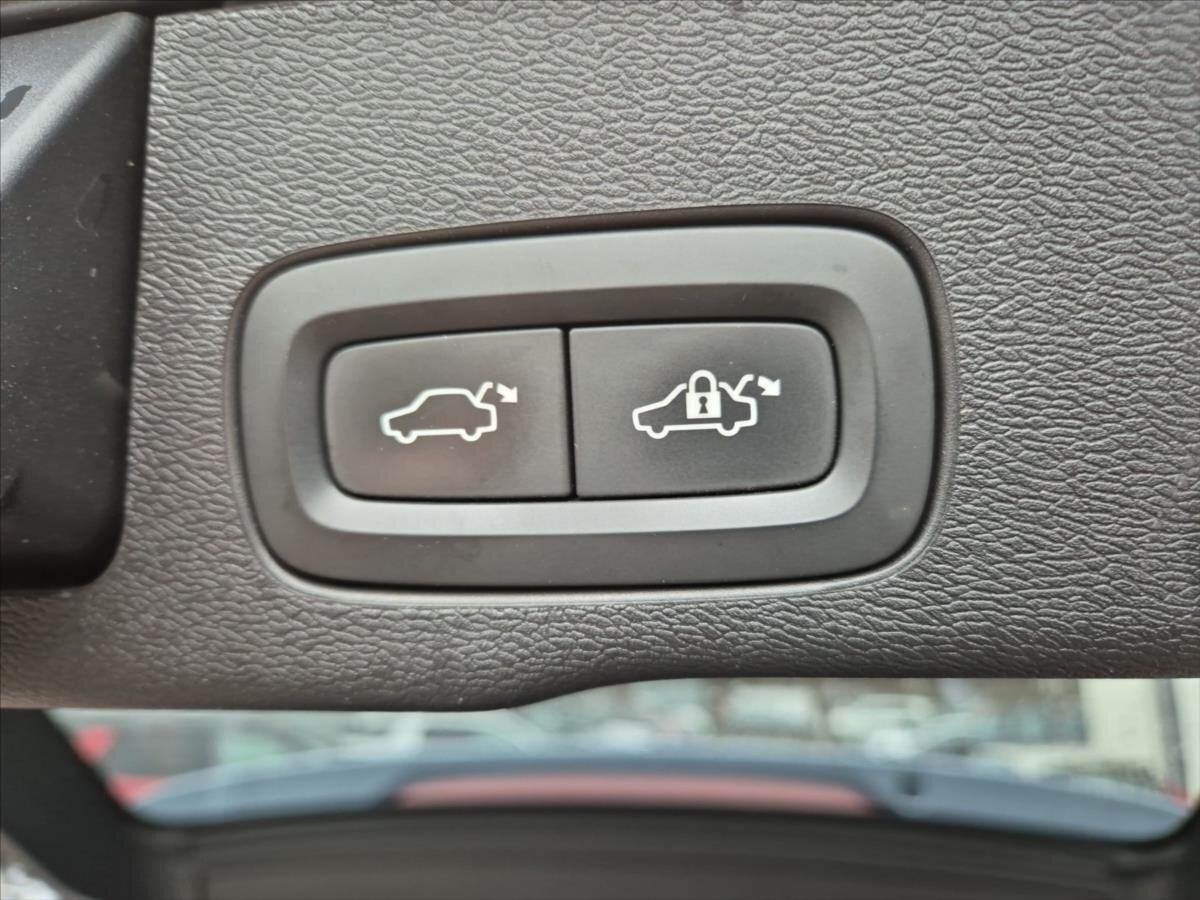 Volvo XC60 SUV 2,0 l 177 kw