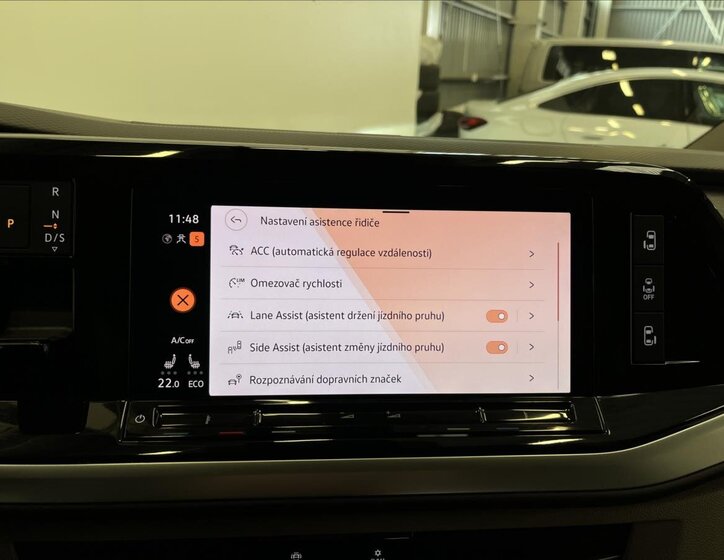 Volkswagen Multivan 8