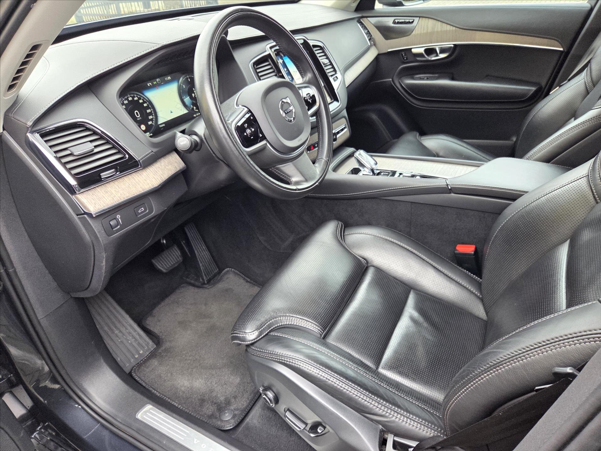 Volvo XC90 SUV / Terénní 2,0 l 173 kw