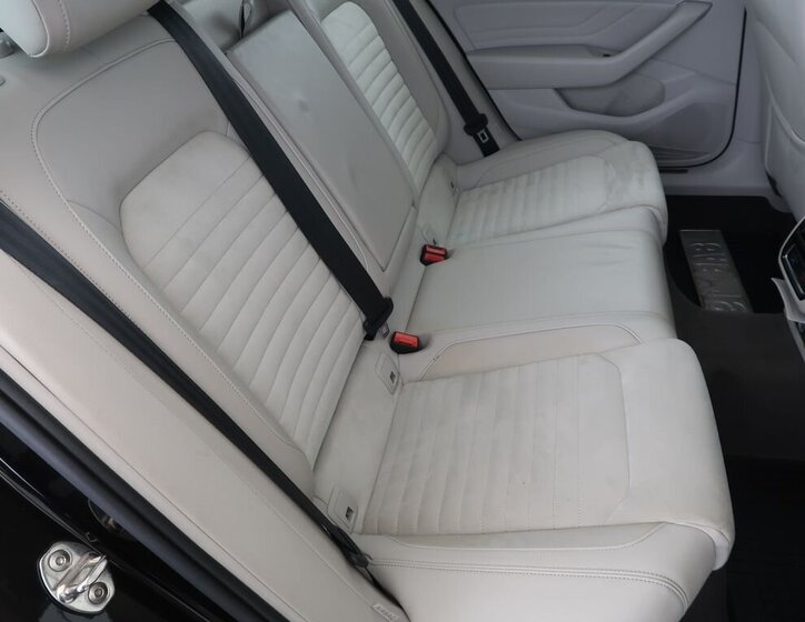 Volkswagen Passat 12