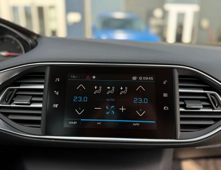 Peugeot 308 Kombi 1,2 l 96 kw