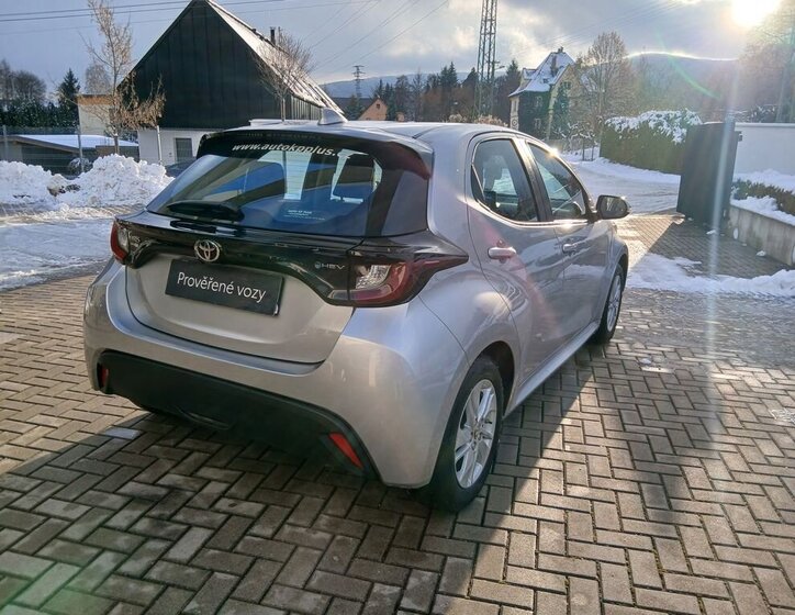 Toyota Yaris 6