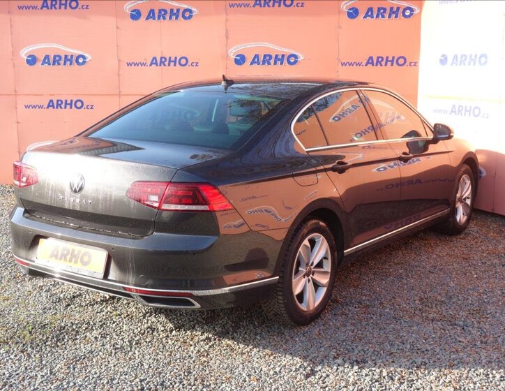 Volkswagen Passat Sedan 2,0 l 110 kw