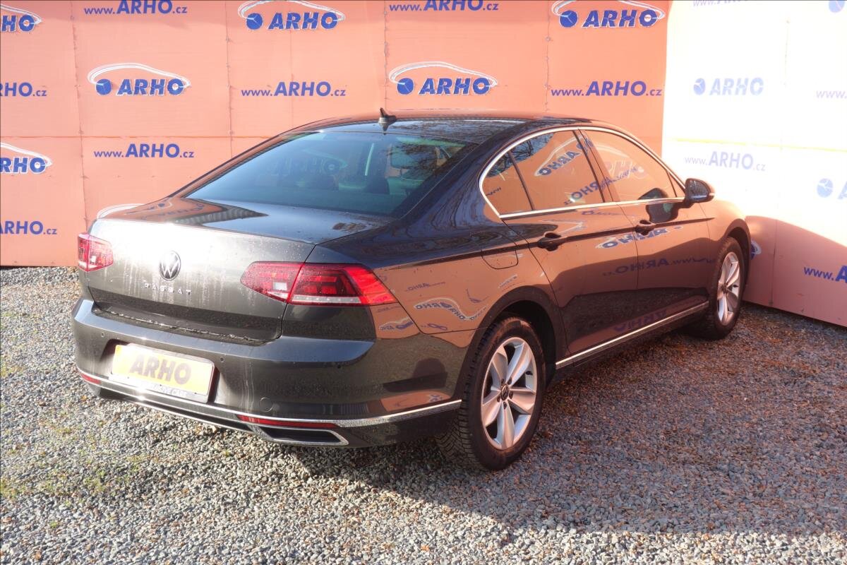 Volkswagen Passat Sedan 2,0 l 110 kw