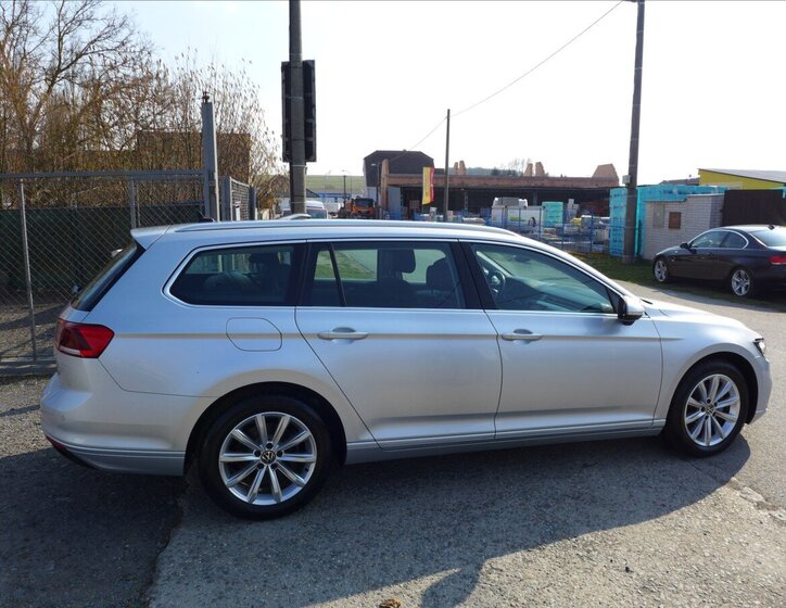 Volkswagen Passat Kombi 2,0 l 110 kw