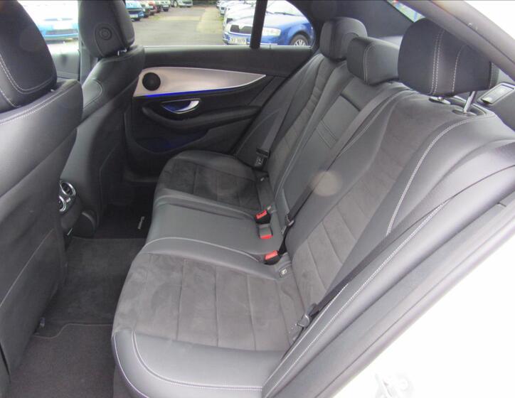 Mercedes-Benz Třídy E 10