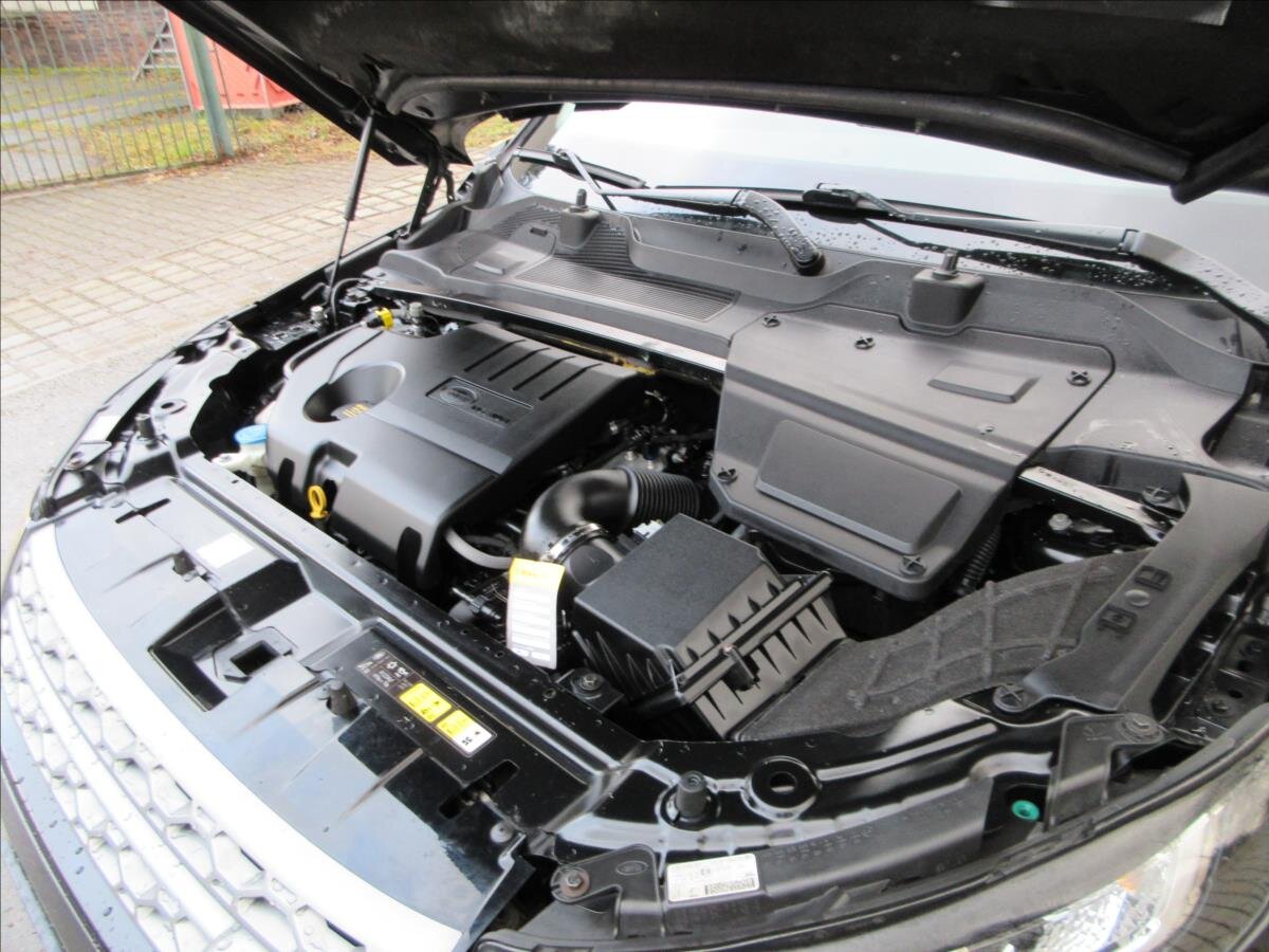 Land Rover Discovery Sport SUV 2,0 l 110 kw