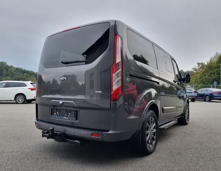 Ford Tourneo Custom 8