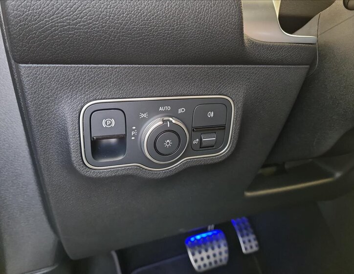 Mercedes-Benz GLB SUV / Terénní 1,3 l 120 kw