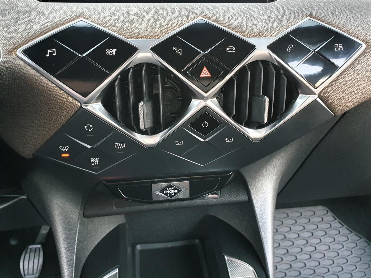 DS Automobiles DS3 Crossback SUV 1,5 l 75 kw