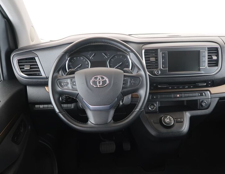 Toyota ProAce 18