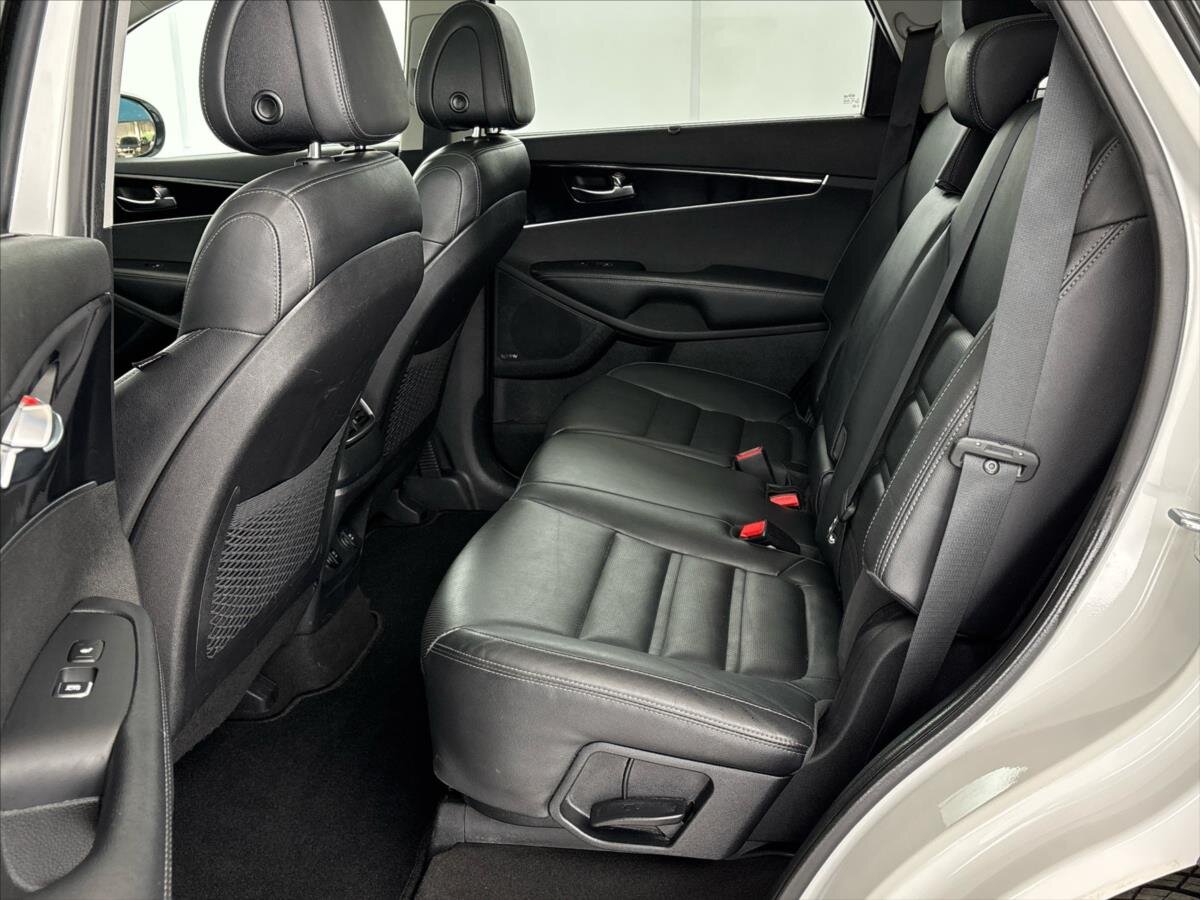 KIA Sorento SUV / Terénní 2,2 l 147 kw