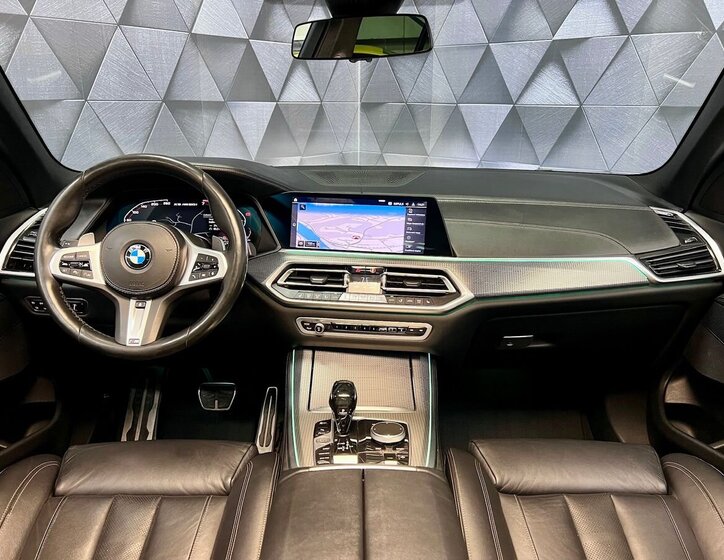 BMW X5 SUV / Terénní 4,4 l 457 kw