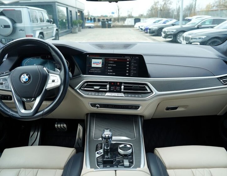 BMW X7 SUV / Terénní 3,0 l 250 kw