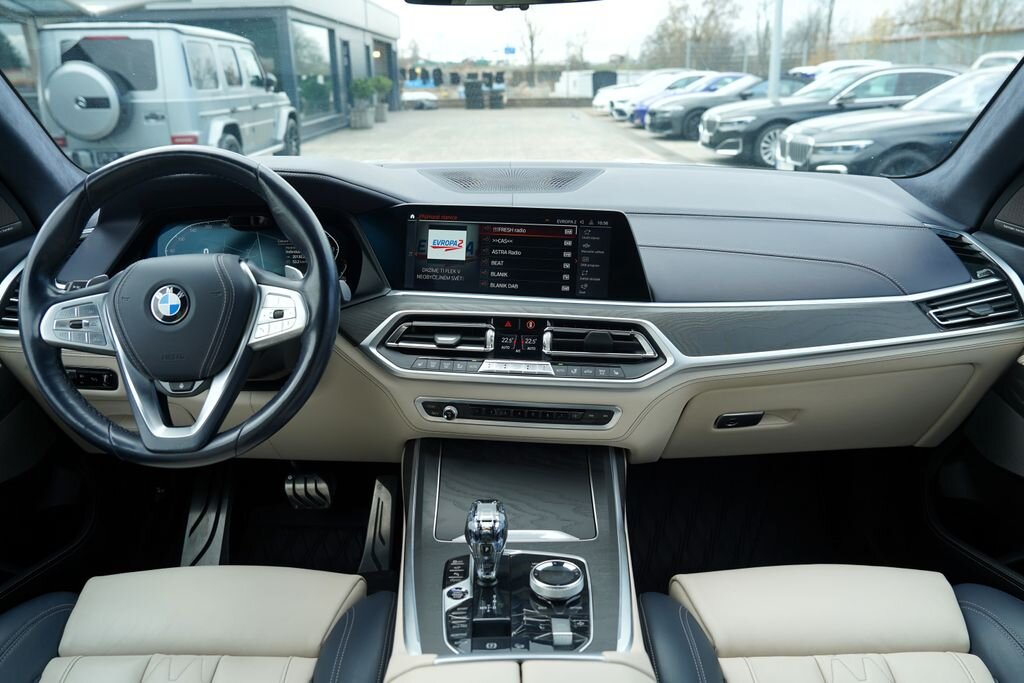 BMW X7 SUV / Terénní 3,0 l 250 kw