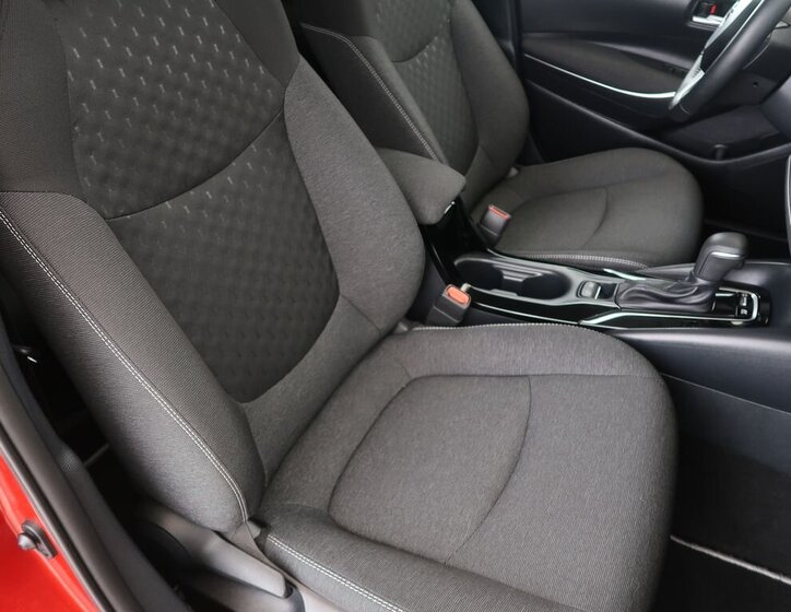 Toyota Corolla Sedan / Limuzína 1,8 l 72 kw