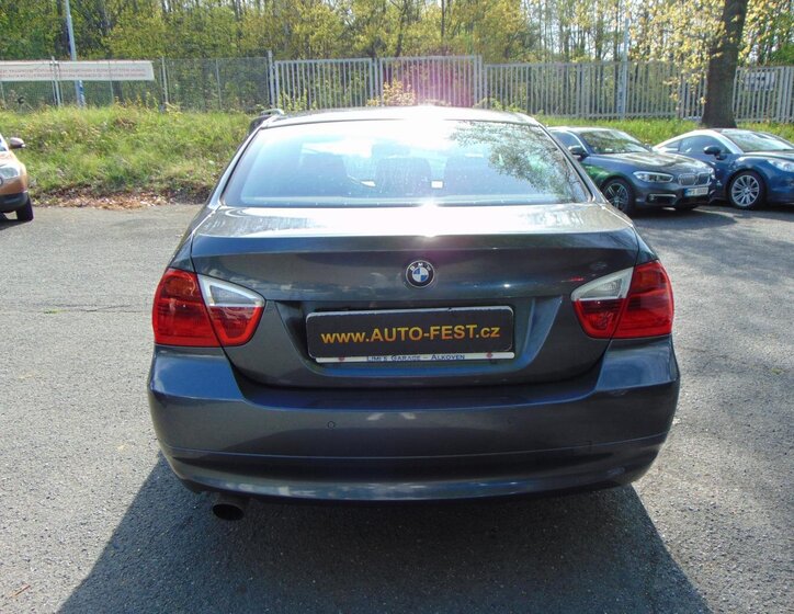 BMW Řada 3 Sedan / Limuzína 2,0 l 95 kw