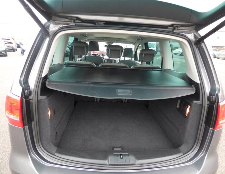 Volkswagen Sharan Kombi 2,0 l 125 kw