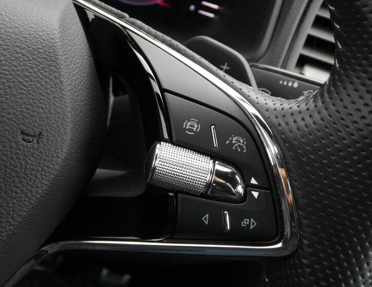 Škoda Karoq SUV / Terénní 1,5 l 110 kw