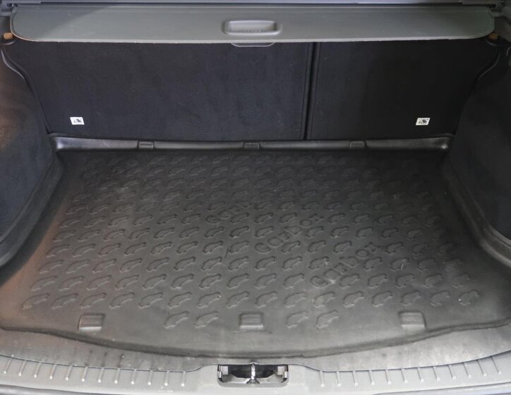 Ford Kuga SUV / Terénní 2,0 l 103 kw