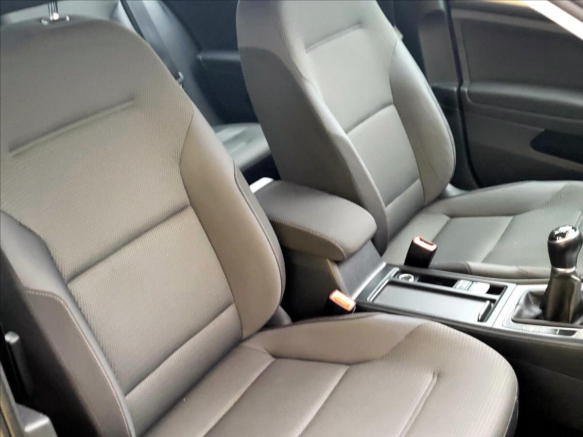 Volkswagen Golf Kombi 1,6 l 81 kw