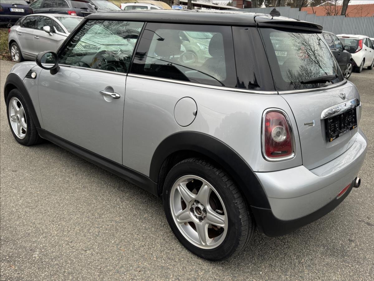 Mini Cooper Hatchback 1,6 l 88 kw