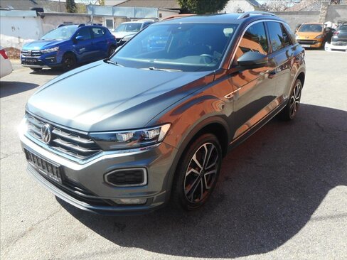 Volkswagen T-Roc SUV / Terénní 1,5 l 110 kw