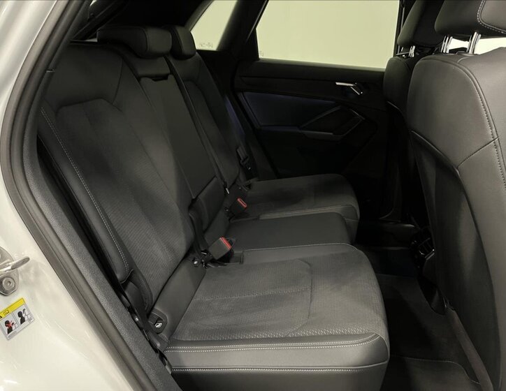 Audi Q3 SUV / Terénní 1,5 l 110 kw