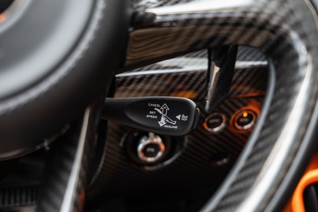 McLaren Elva Kabriolet 4,0 l 600 kw