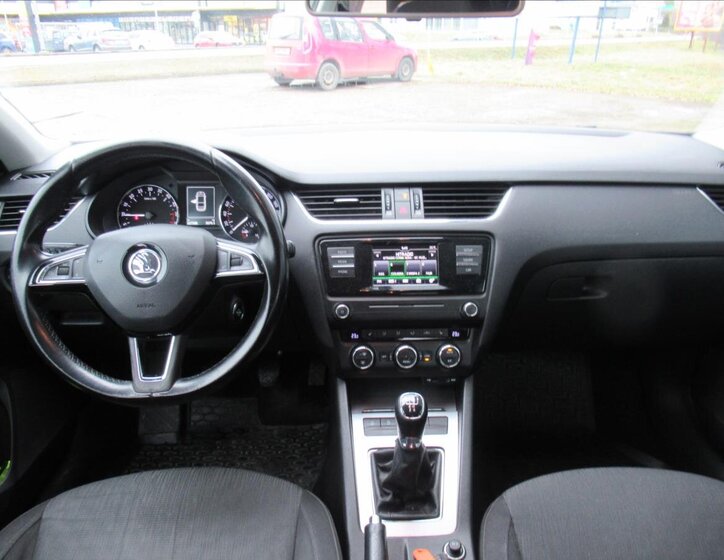 Škoda Octavia Sedan / Limuzína 1,6 l 81 kw