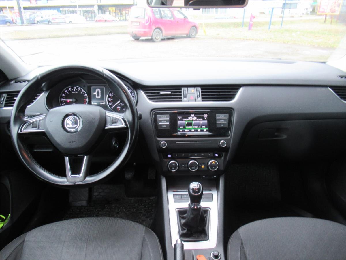 Škoda Octavia Sedan / Limuzína 1,6 l 81 kw