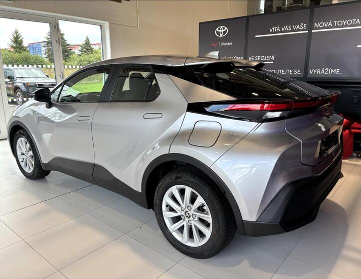 Toyota C-HR 5