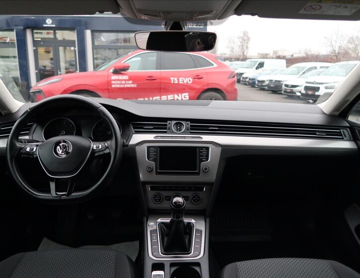 Volkswagen Passat 18