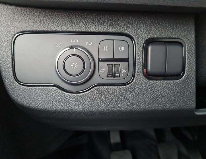 Mercedes-Benz Sprinter 11