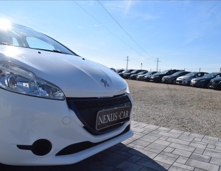 Peugeot 208 13