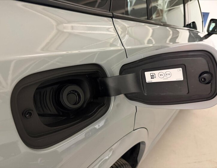 Volvo XC90 SUV / Terénní 2,0 l 184 kw