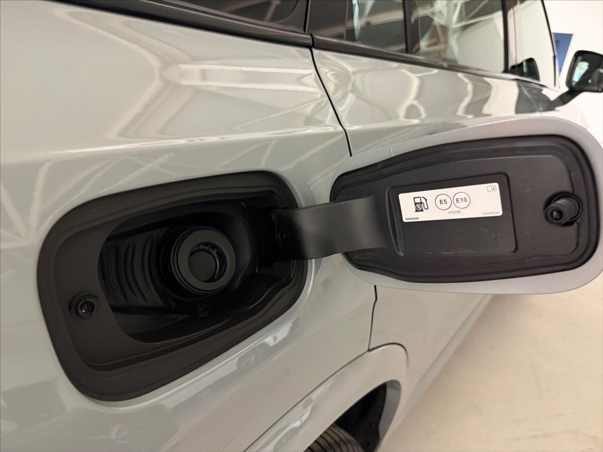 Volvo XC90 SUV / Terénní 2,0 l 184 kw