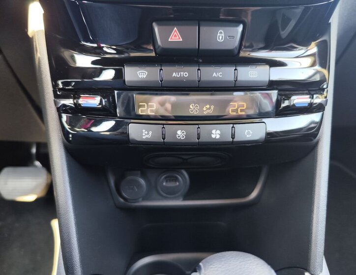 Peugeot 2008 SUV / Terénní 1,2 l 81 kw