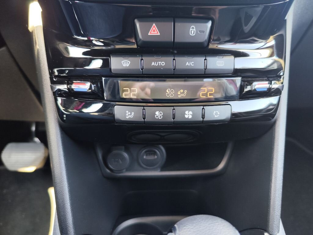 Peugeot 2008 SUV / Terénní 1,2 l 81 kw