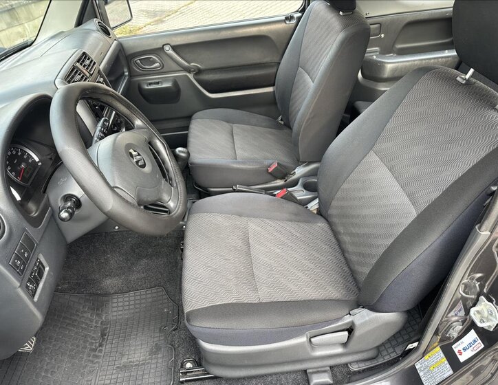 Suzuki Jimny 12