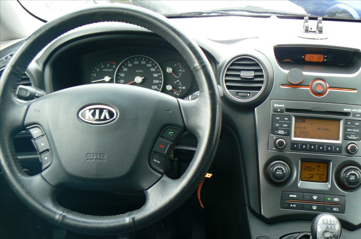 KIA Carens Hatchback 1,6 l 94 kw