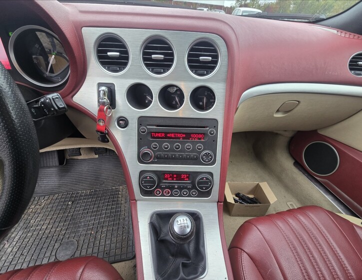 Alfa Romeo Spider 14