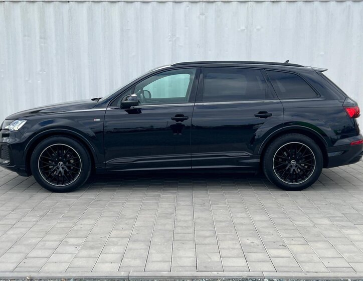 Audi Q7 4