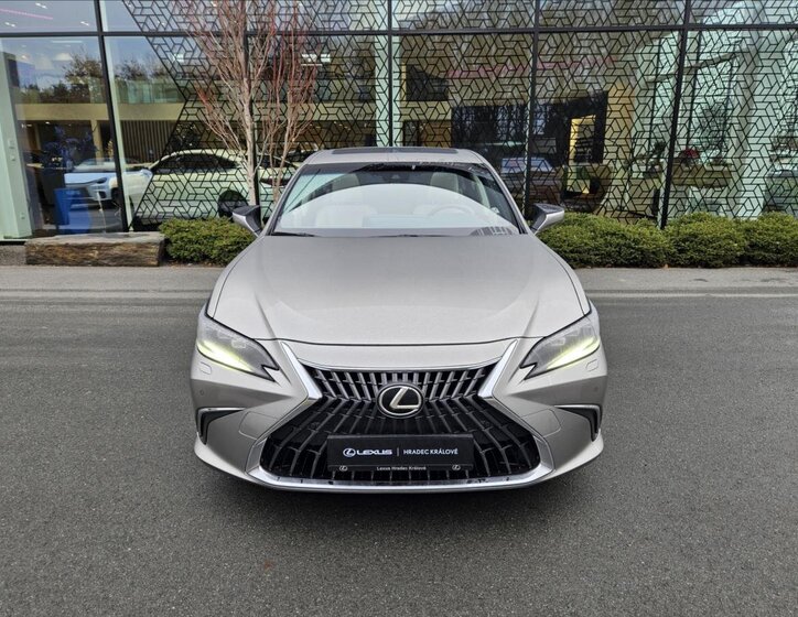 Lexus ES 300h 3