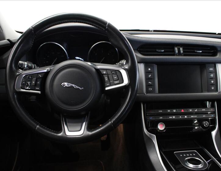 Jaguar XF 29