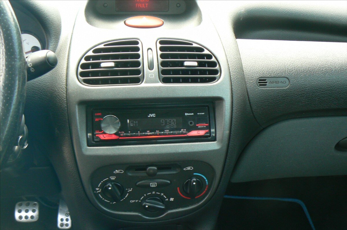 Peugeot 206 Kabriolet 1,6 l 80 kw