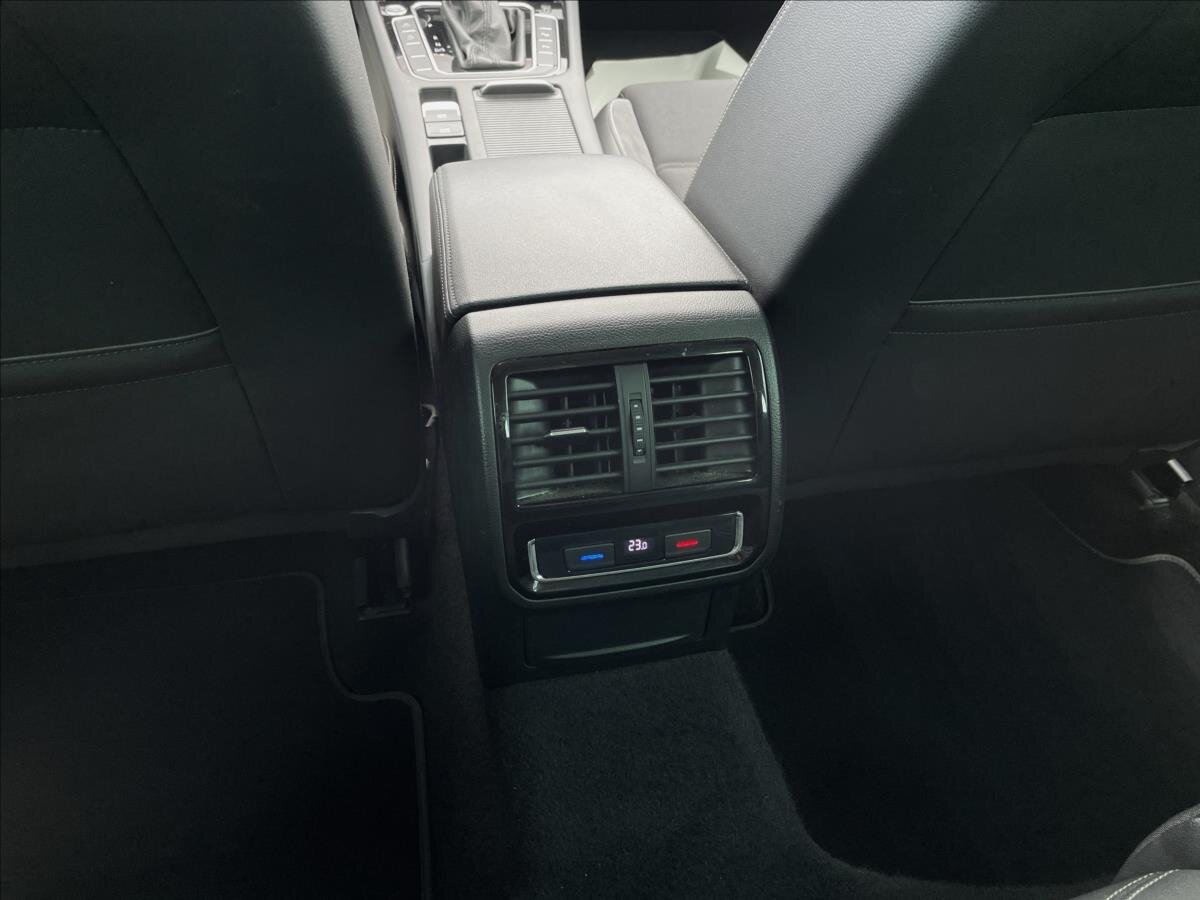 Volkswagen Passat Kombi 2,0 l 140 kw