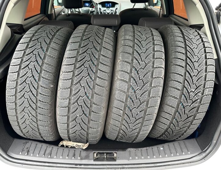 Ford Focus Hatchback 998,0 92 kw